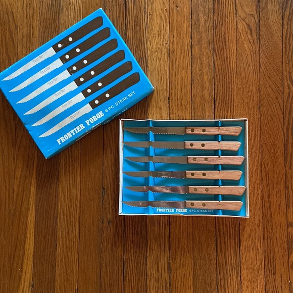 Vintage Steak Knife Set - Picture 2 of 8